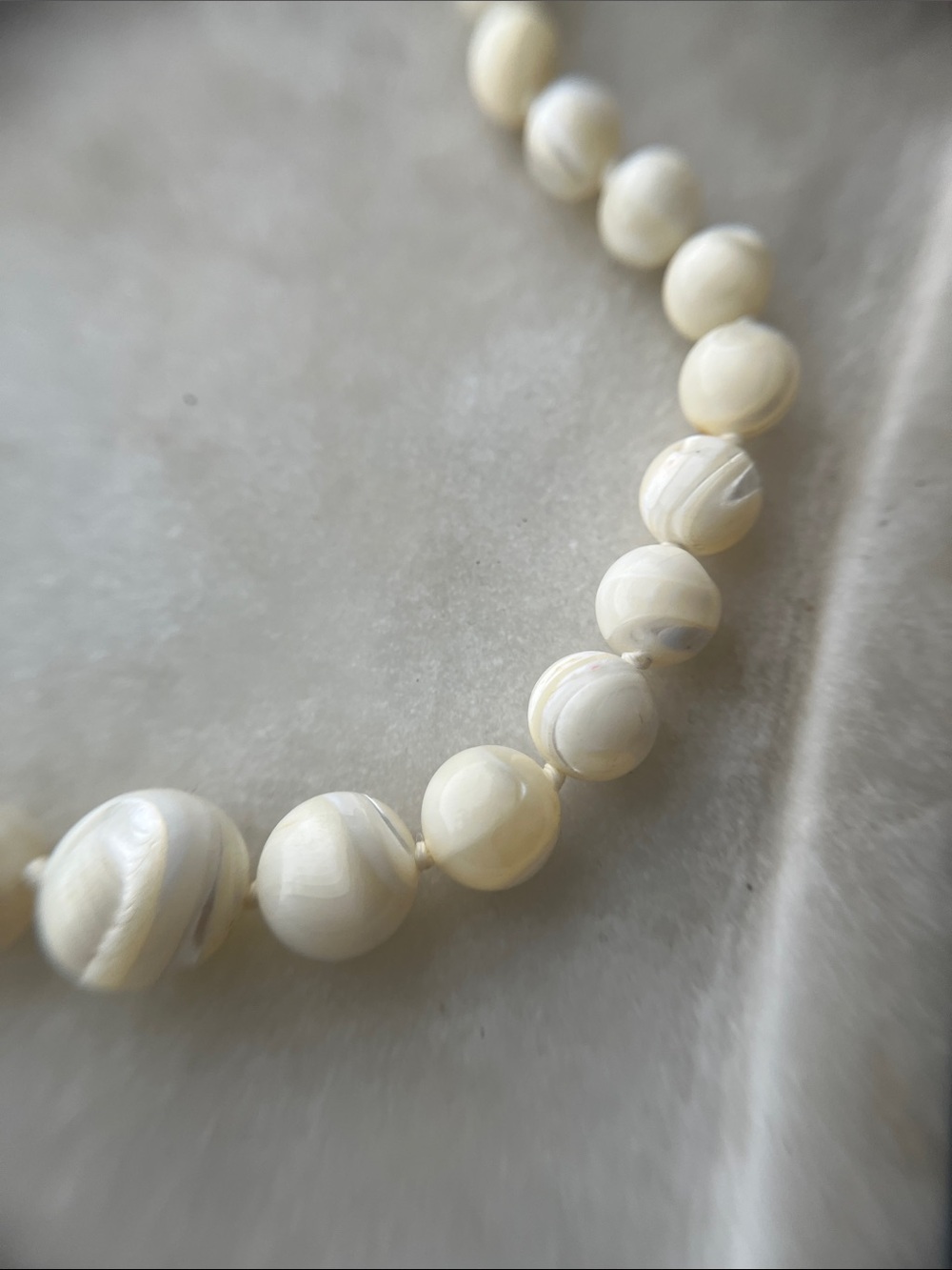 Shell bead necklace - Picture 2 of 4